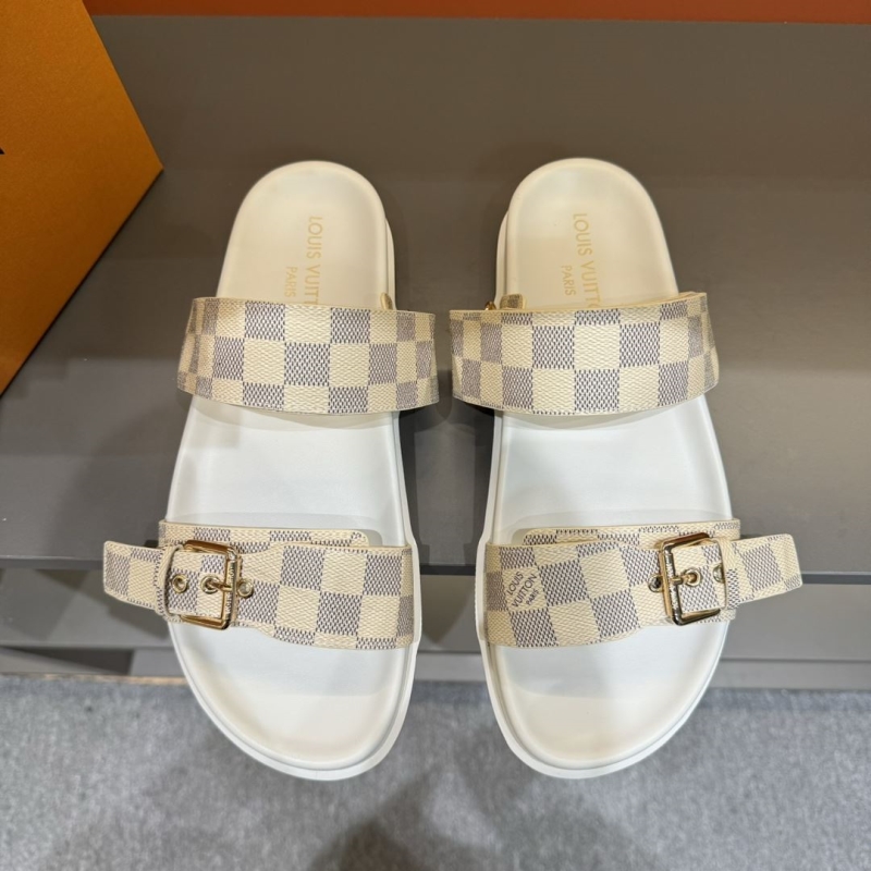 ch**an D*or slippers